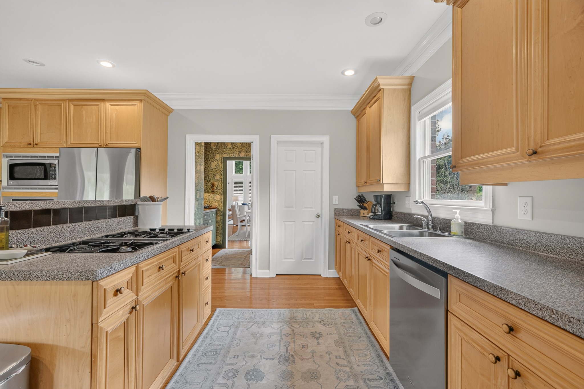 612 Eastcastle Ct