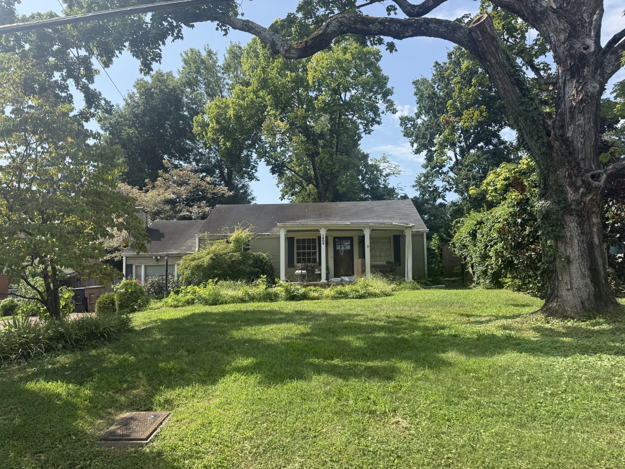1809 Shackleford Rd