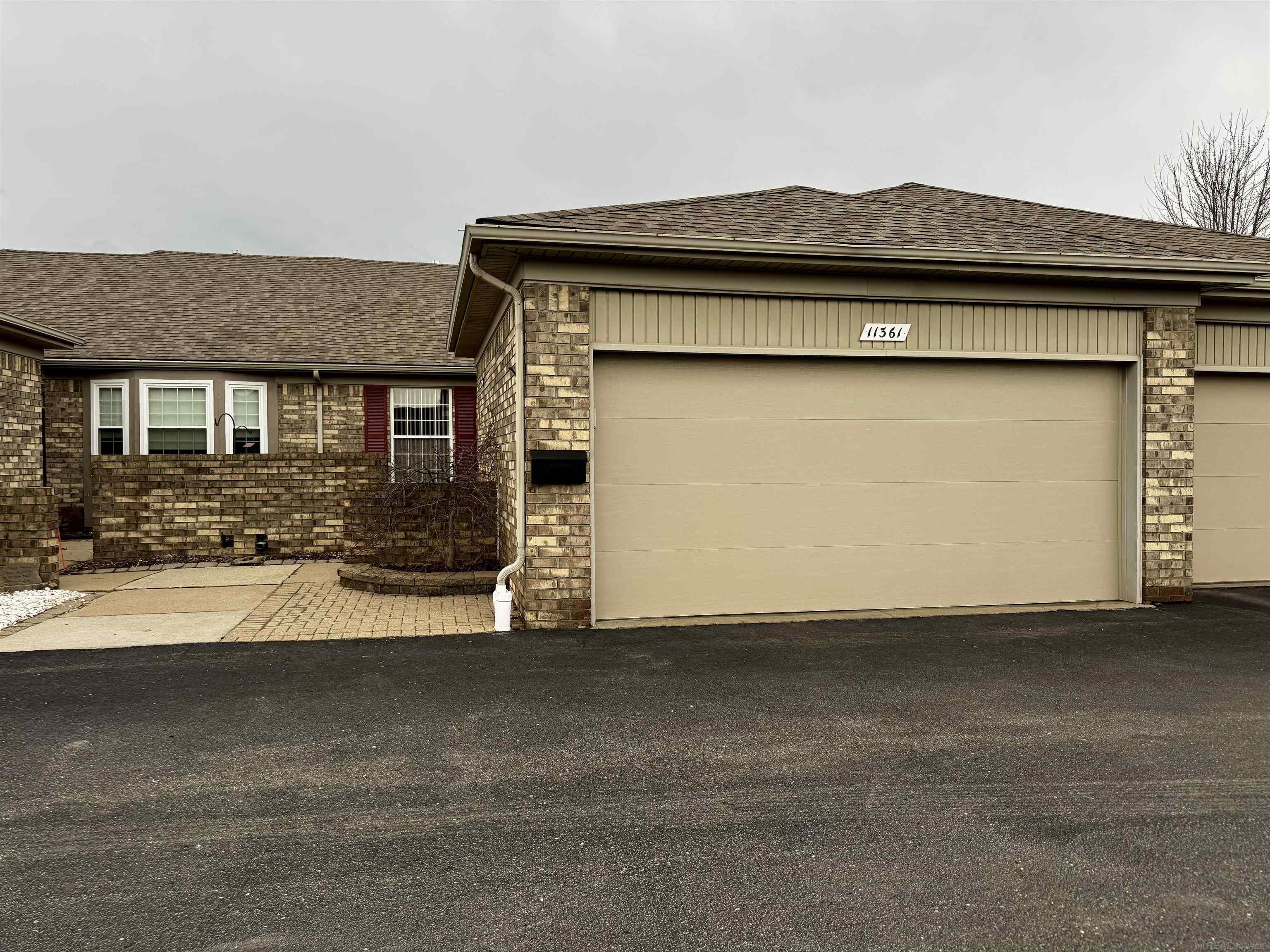 11361 Oak Grove Court, Washington T-WI