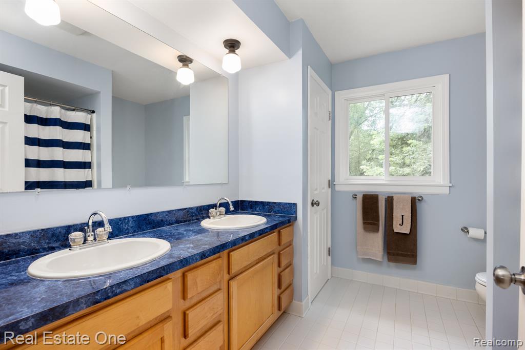 2112 Bretton Drive