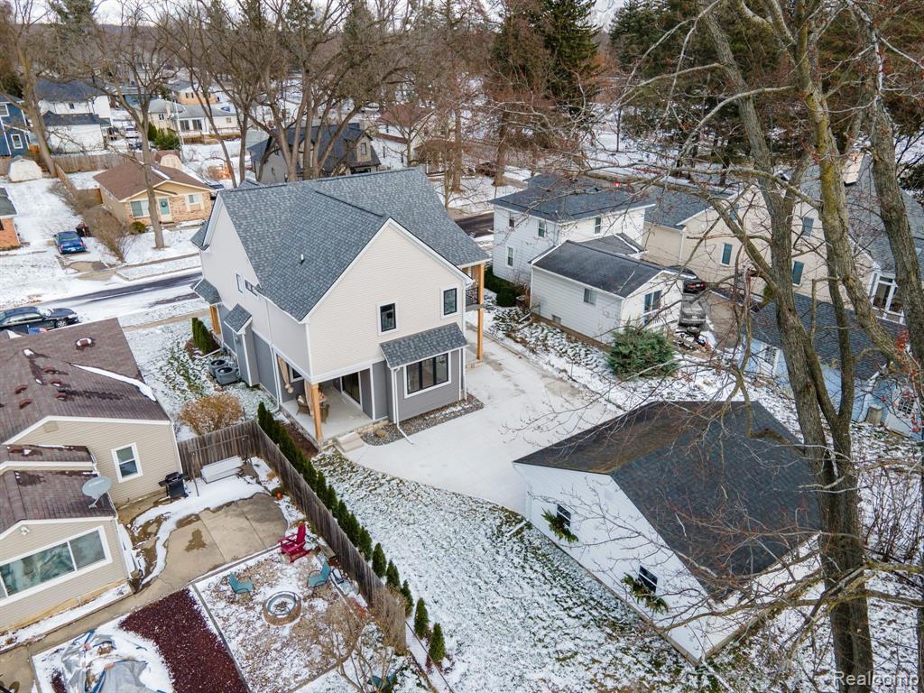 913 Fairview Avenue