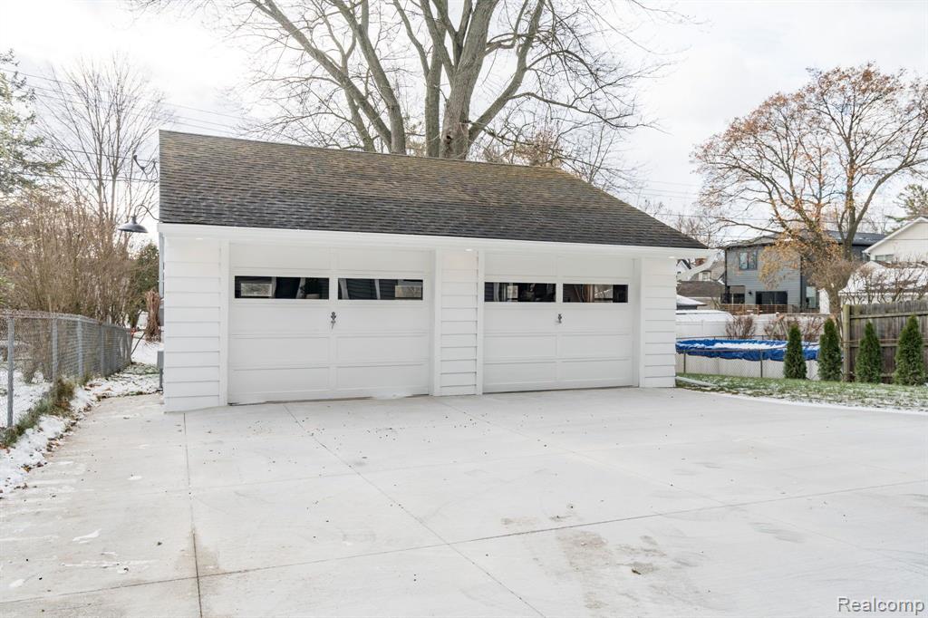 913 Fairview Avenue