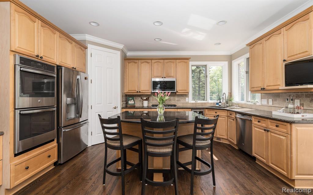 1715 Skyline Drive