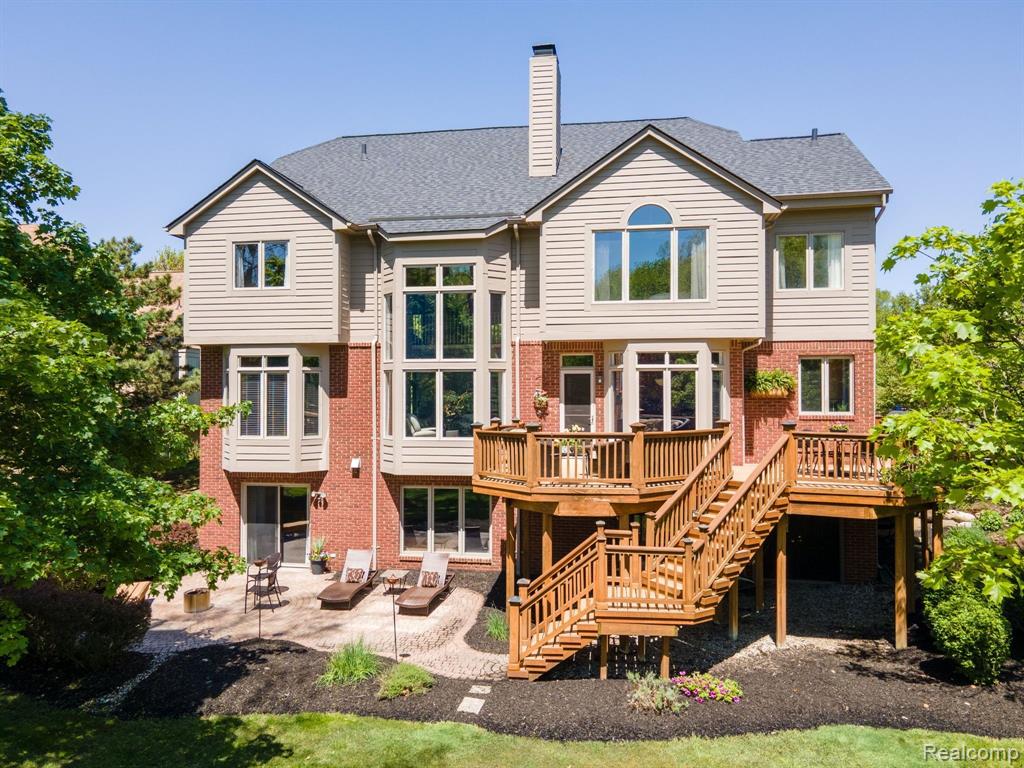 1715 Skyline Drive