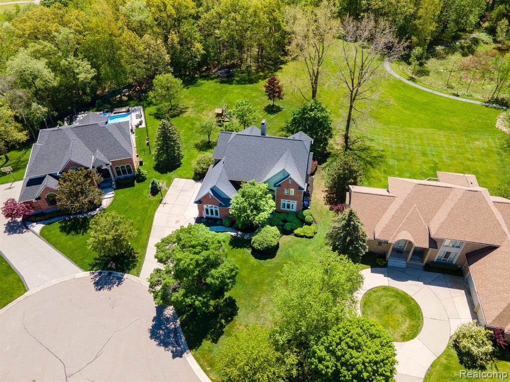 1715 Skyline Drive