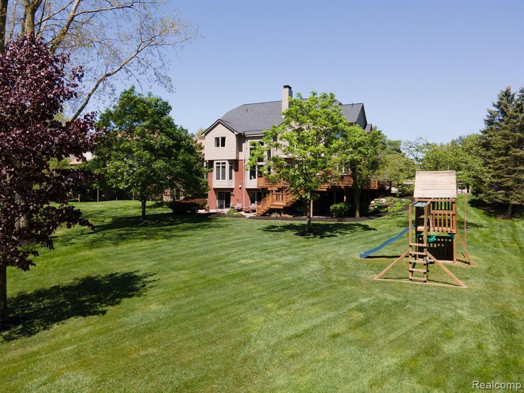 1715 Skyline Drive