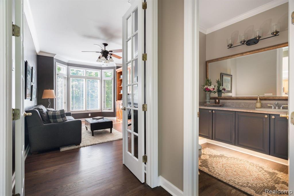 1715 Skyline Drive