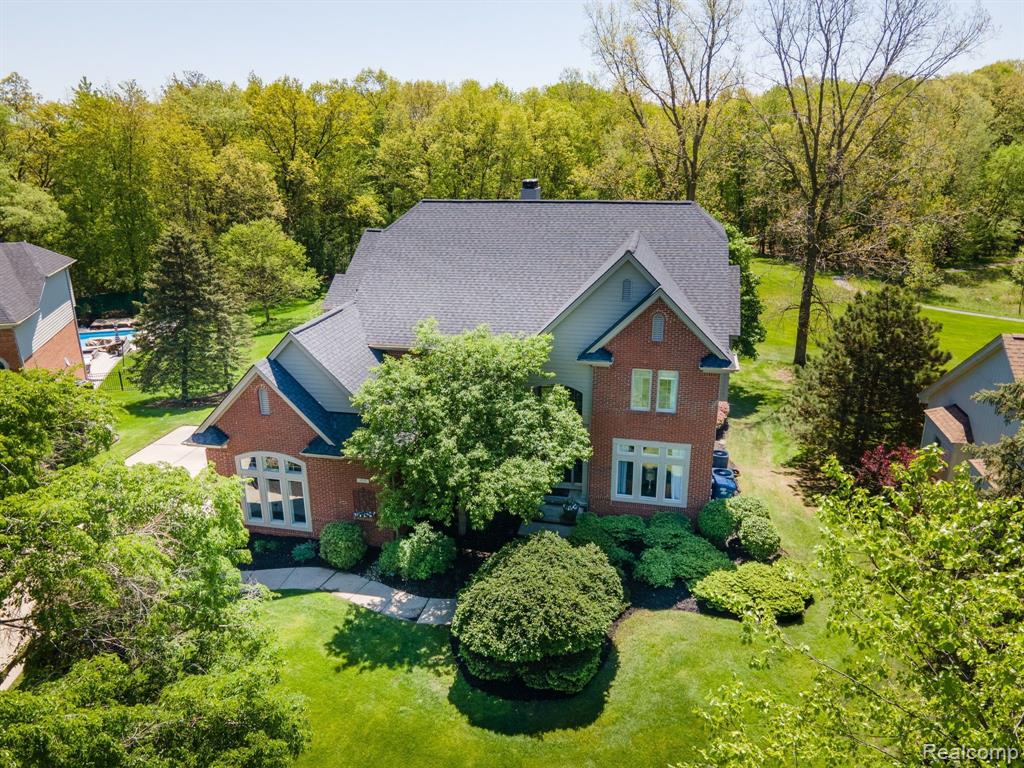 1715 Skyline Drive