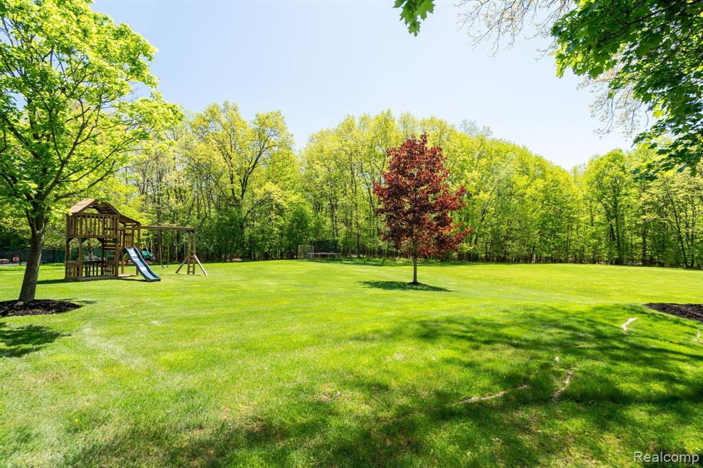 1715 Skyline Drive