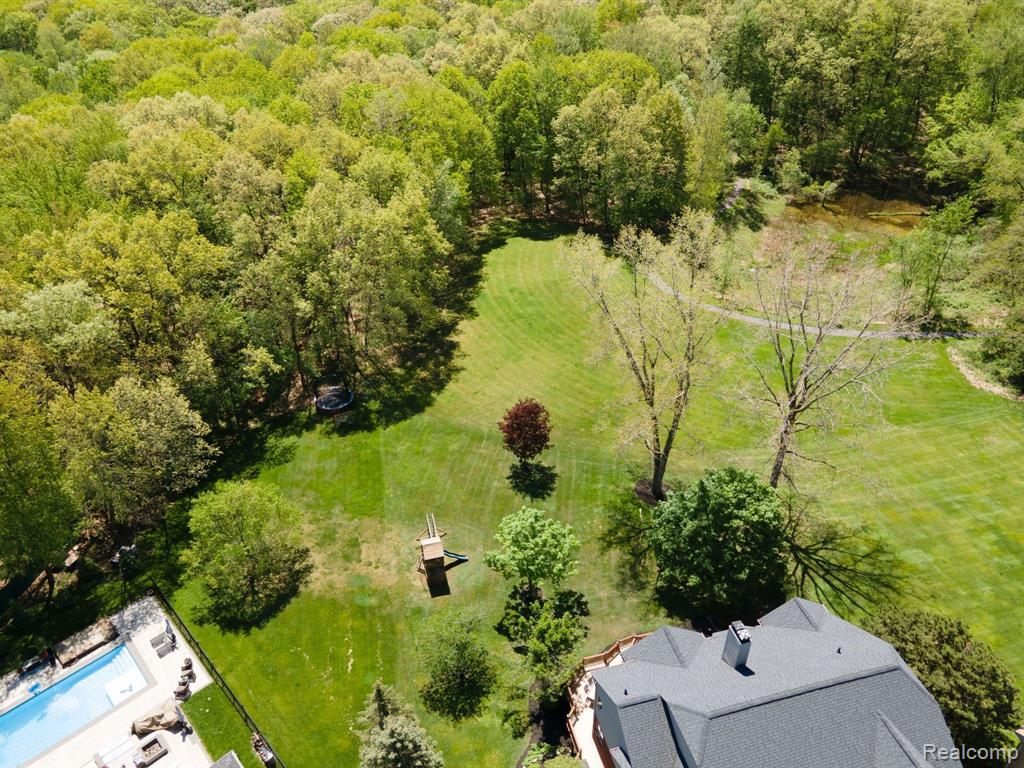 1715 Skyline Drive