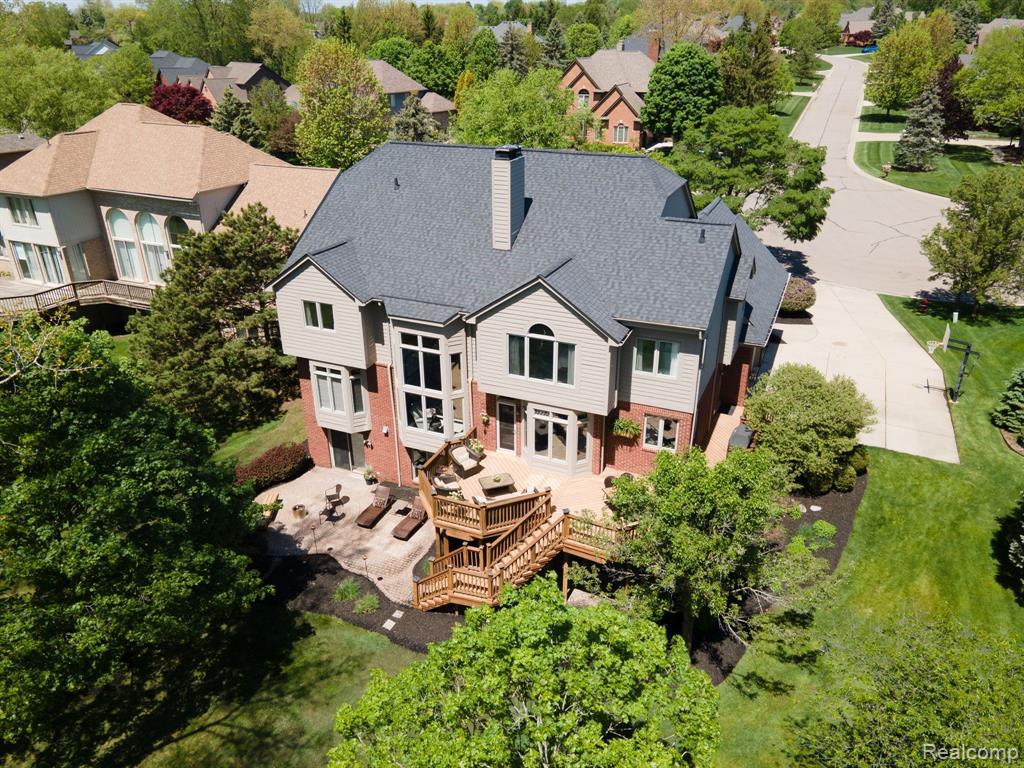 1715 Skyline Drive