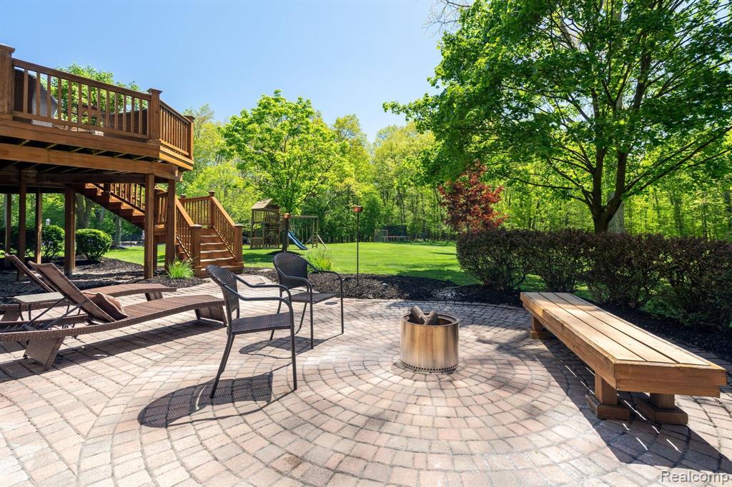 1715 Skyline Drive
