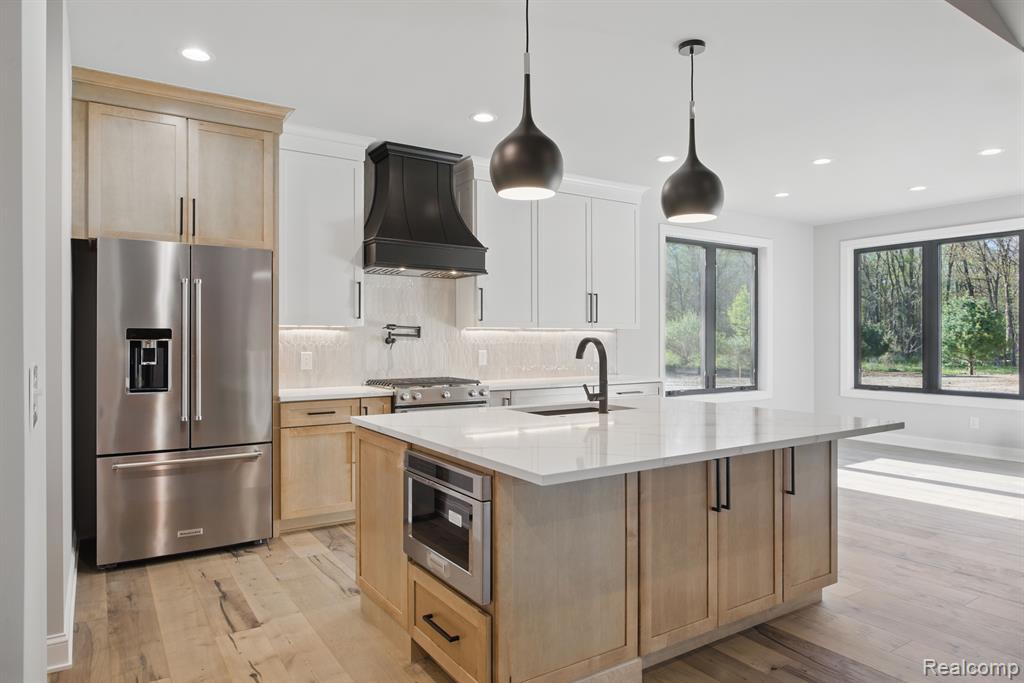 4030 Metamora Ridge