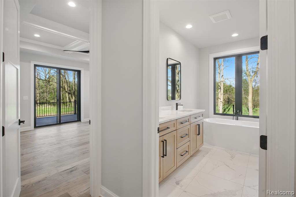 4030 Metamora Ridge