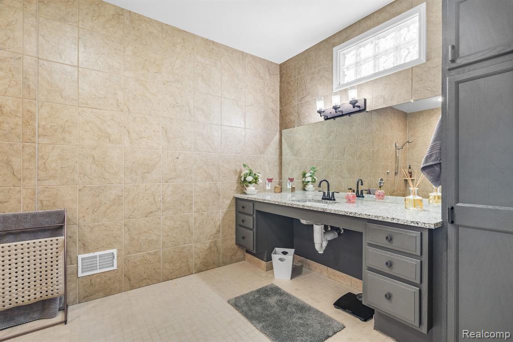 1156 Fairway Drive