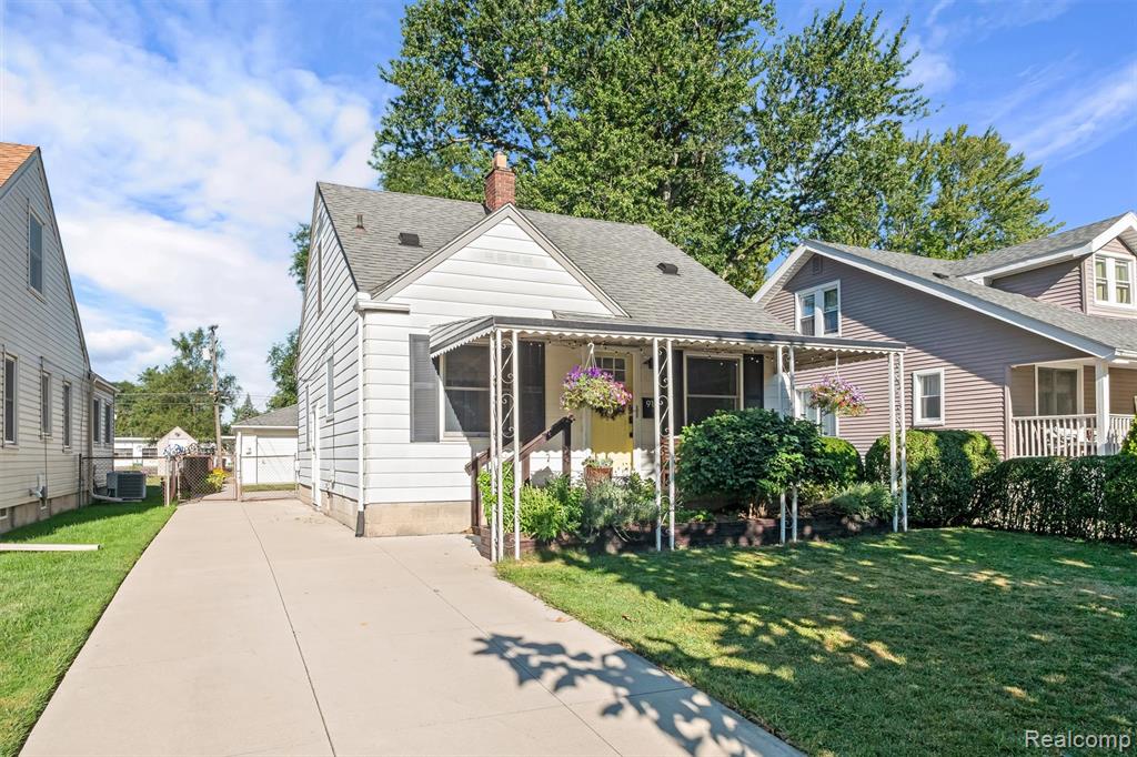 917 N Edison Avenue