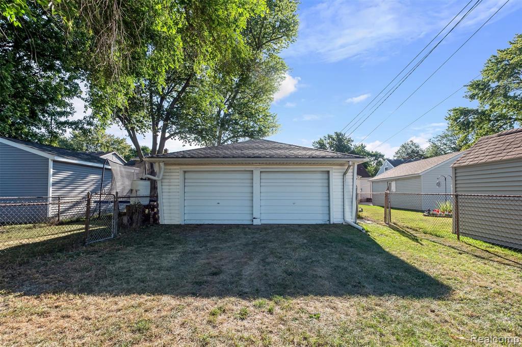 917 N Edison Avenue