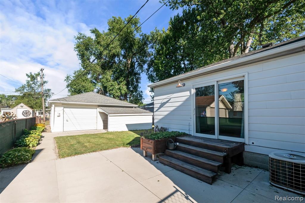 917 N Edison Avenue