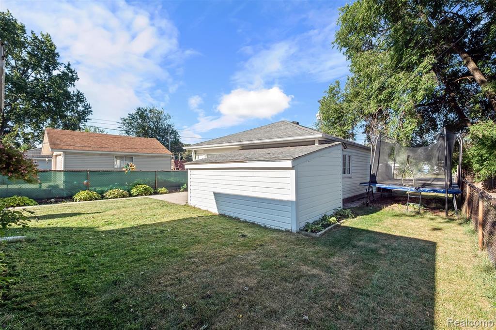 917 N Edison Avenue