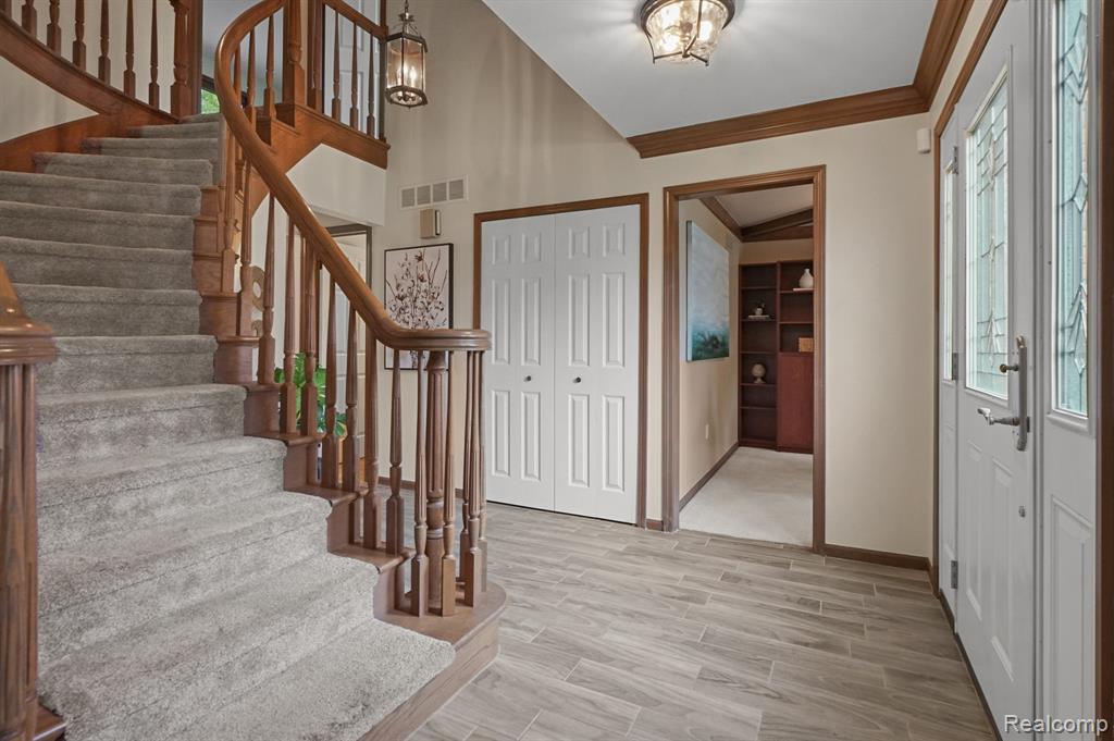 391 Silvervale Drive