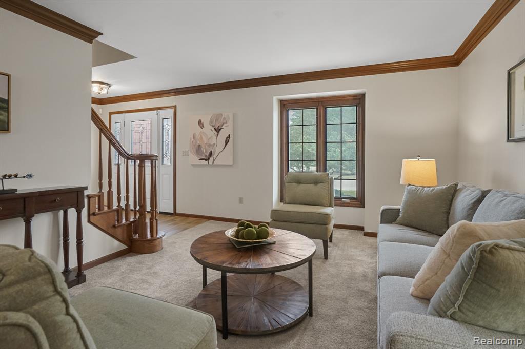 391 Silvervale Drive