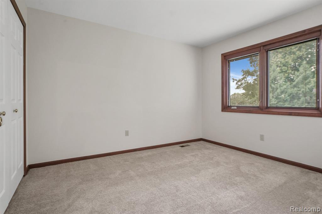 391 Silvervale Drive