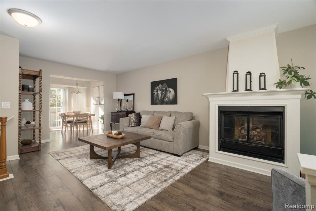 1246 Kings Cove Court