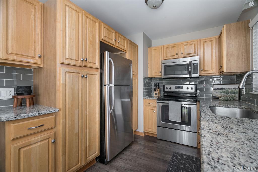 1246 Kings Cove Court