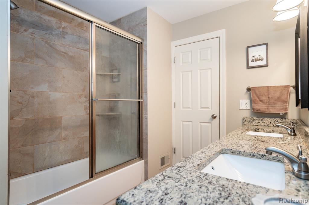 1246 Kings Cove Court