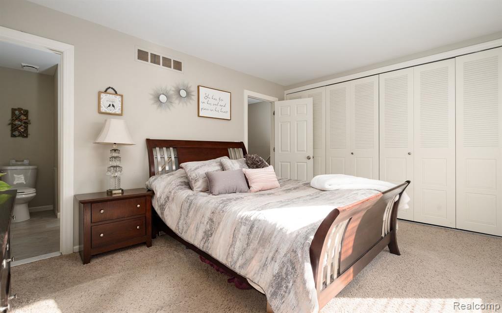 1246 Kings Cove Court
