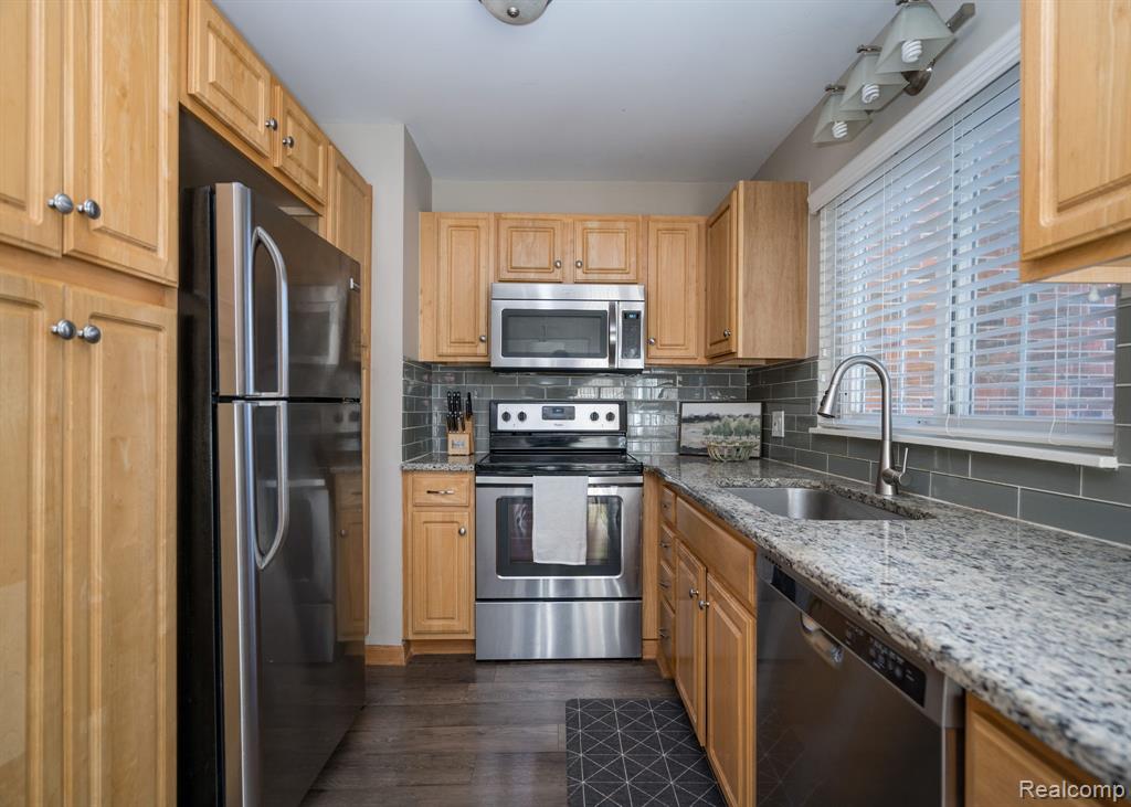 1246 Kings Cove Court