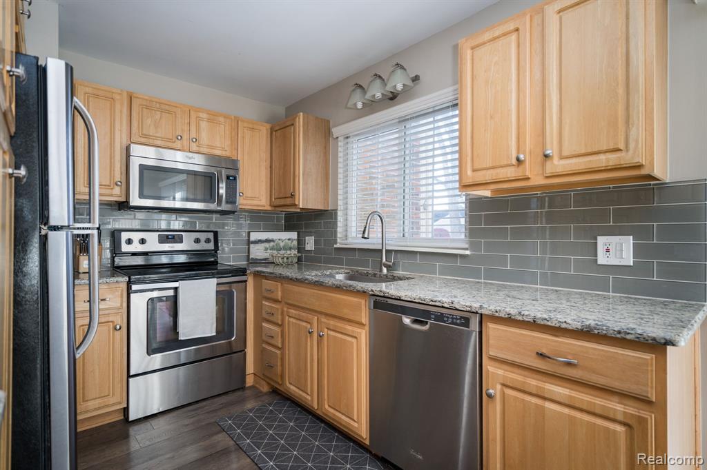 1246 Kings Cove Court
