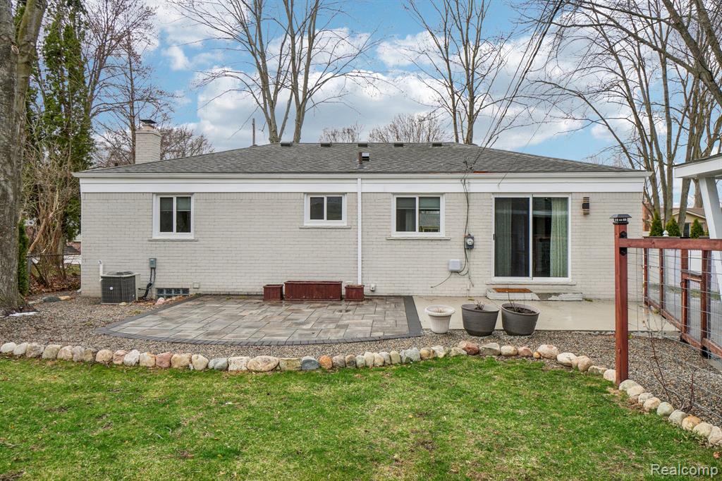 1156 Sycamore Drive