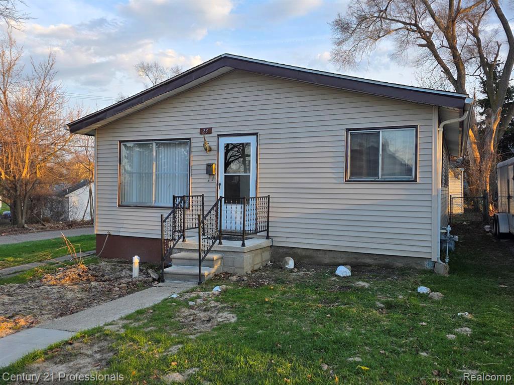23 Hillsmont Avenue