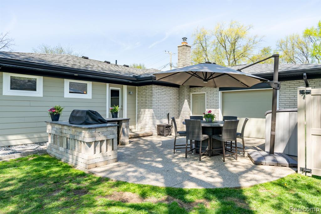 1220 Genesee Drive