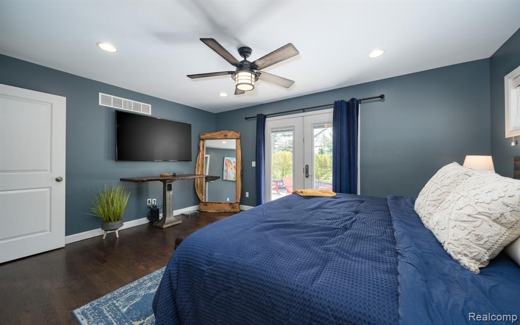 1220 Genesee Drive