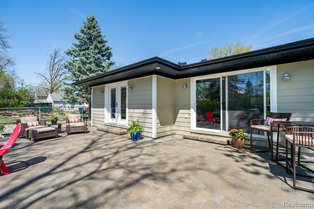 1220 Genesee Drive