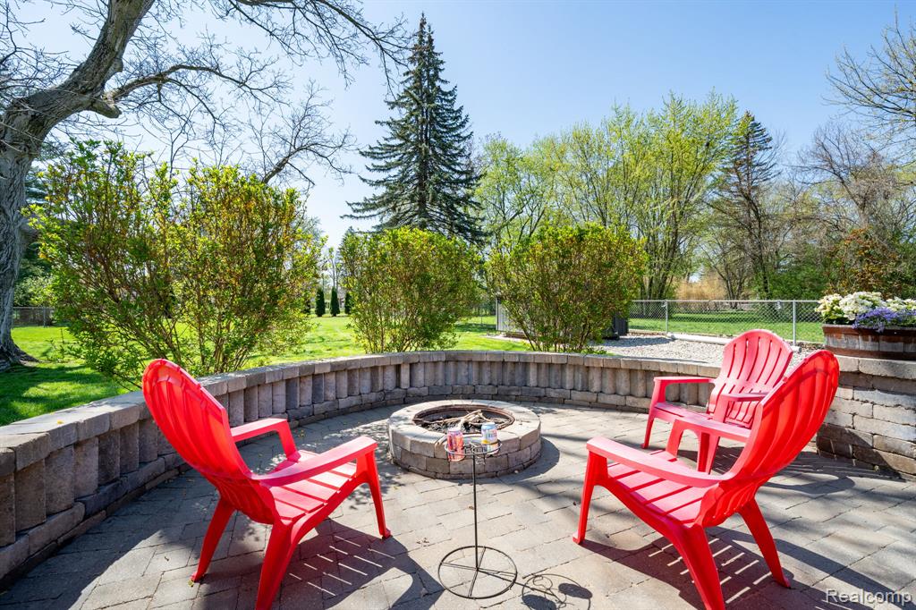 1220 Genesee Drive