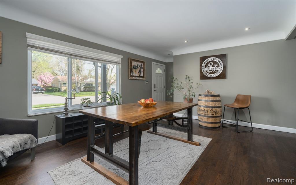 1220 Genesee Drive