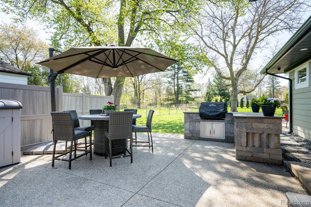 1220 Genesee Drive