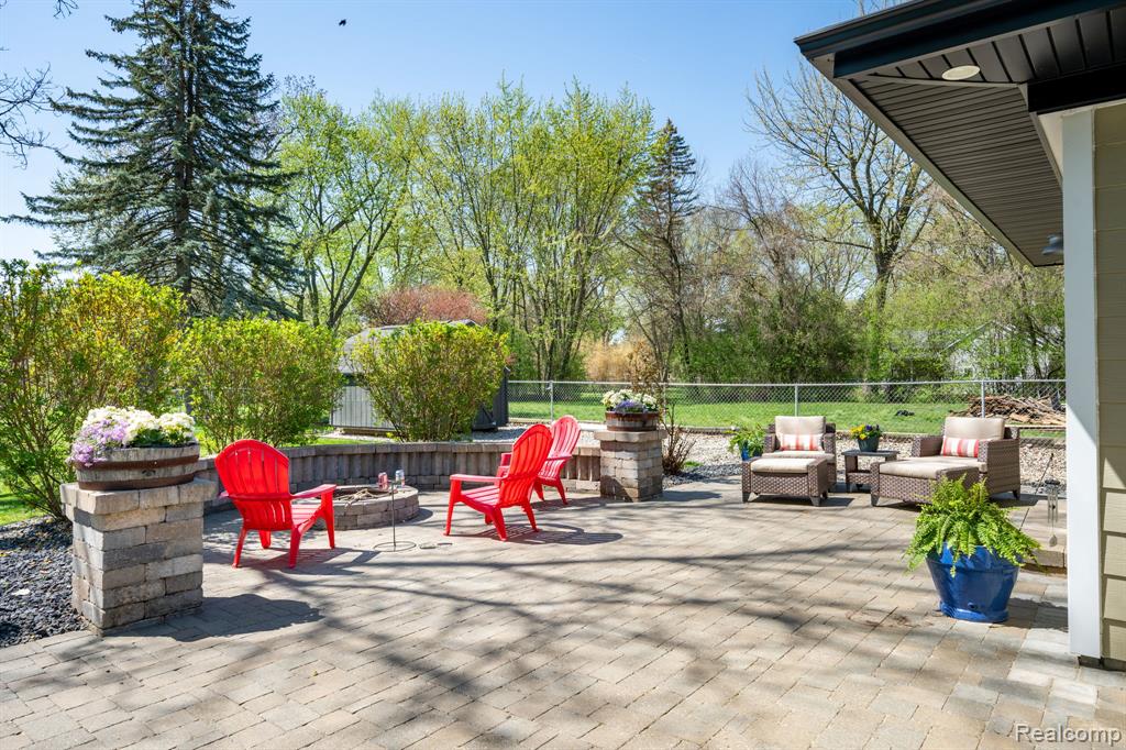 1220 Genesee Drive