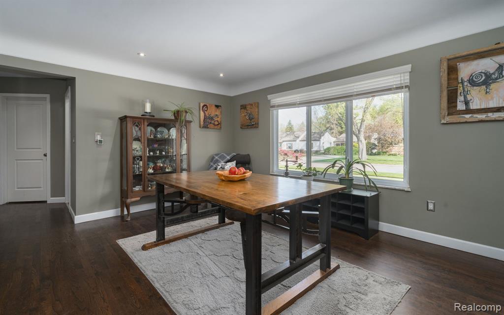 1220 Genesee Drive