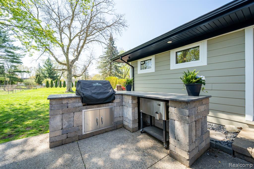 1220 Genesee Drive