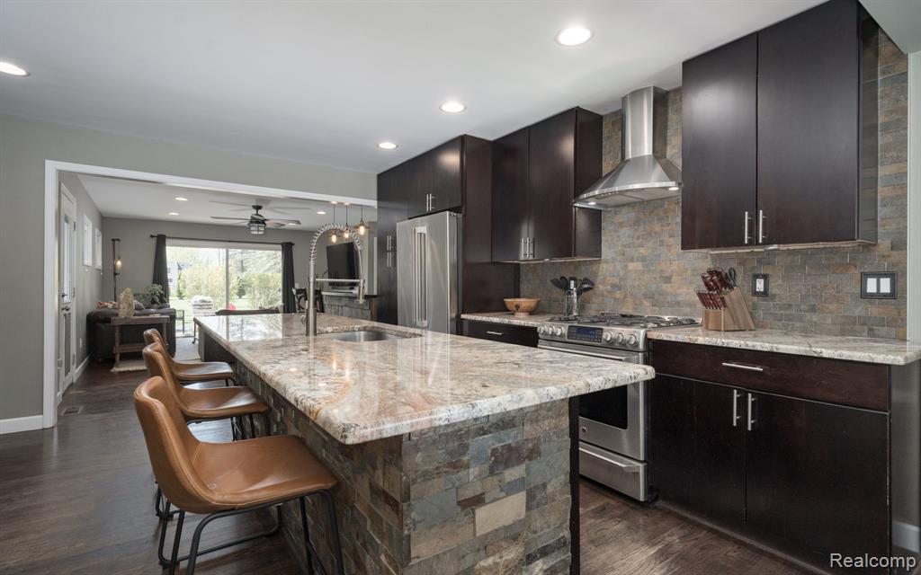 1220 Genesee Drive