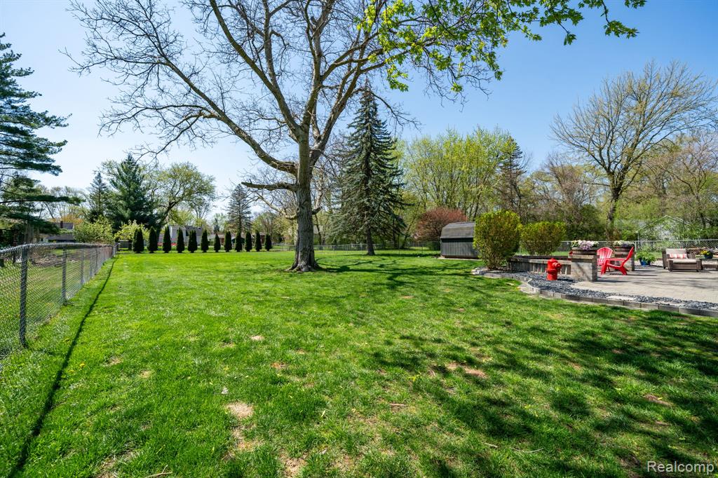 1220 Genesee Drive