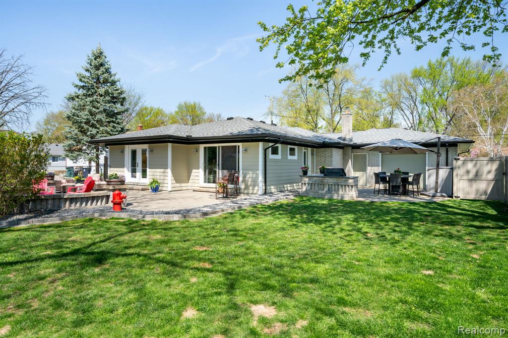 1220 Genesee Drive