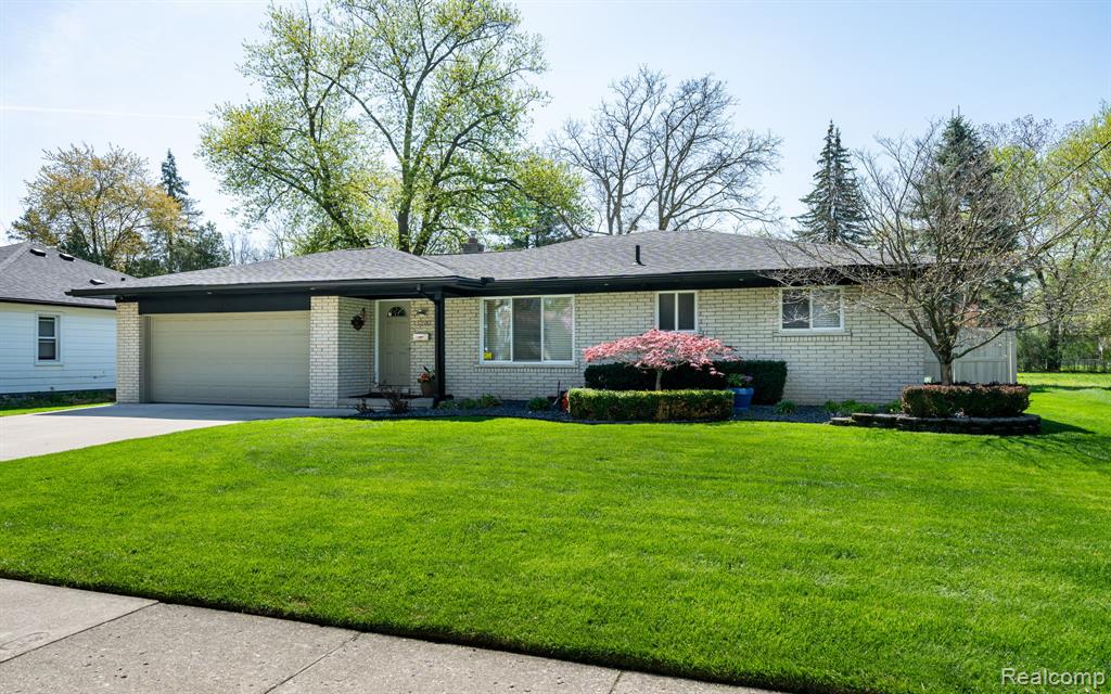 1220 Genesee Drive