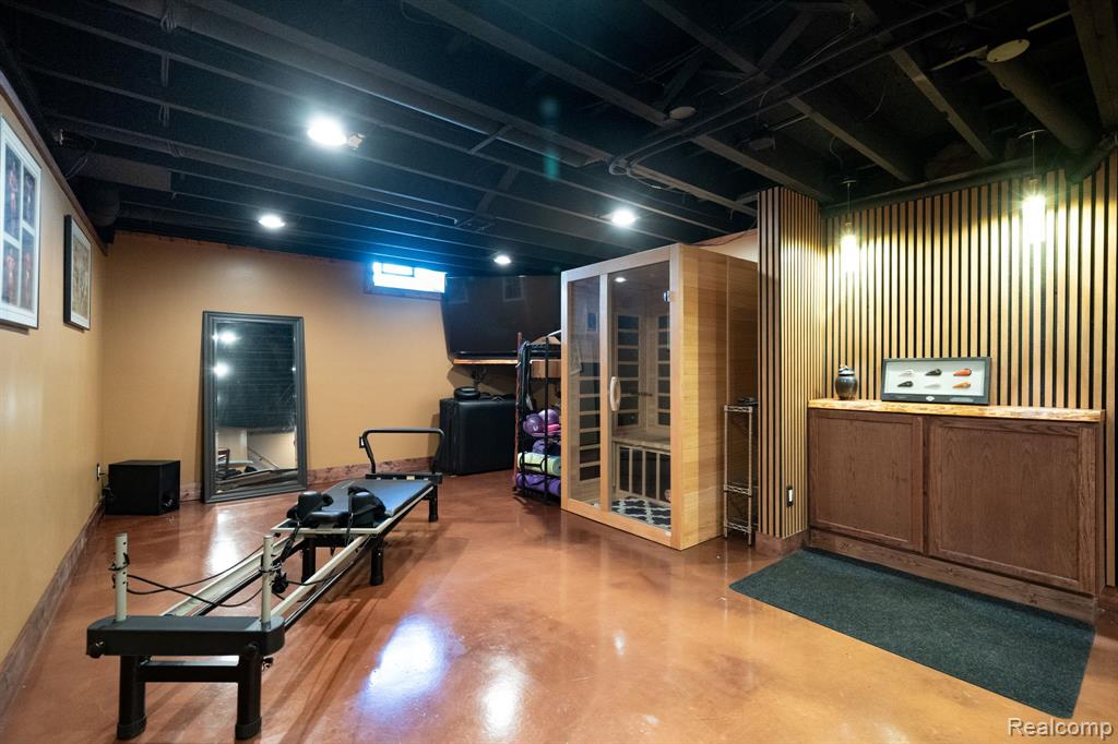 1220 Genesee Drive