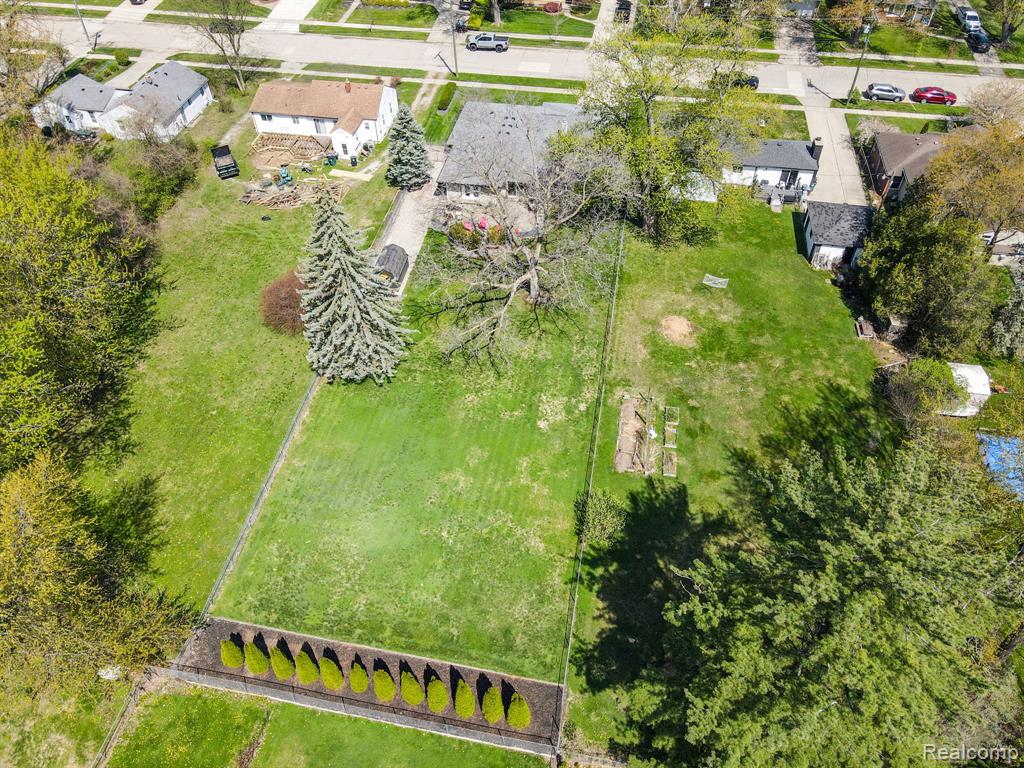 1220 Genesee Drive