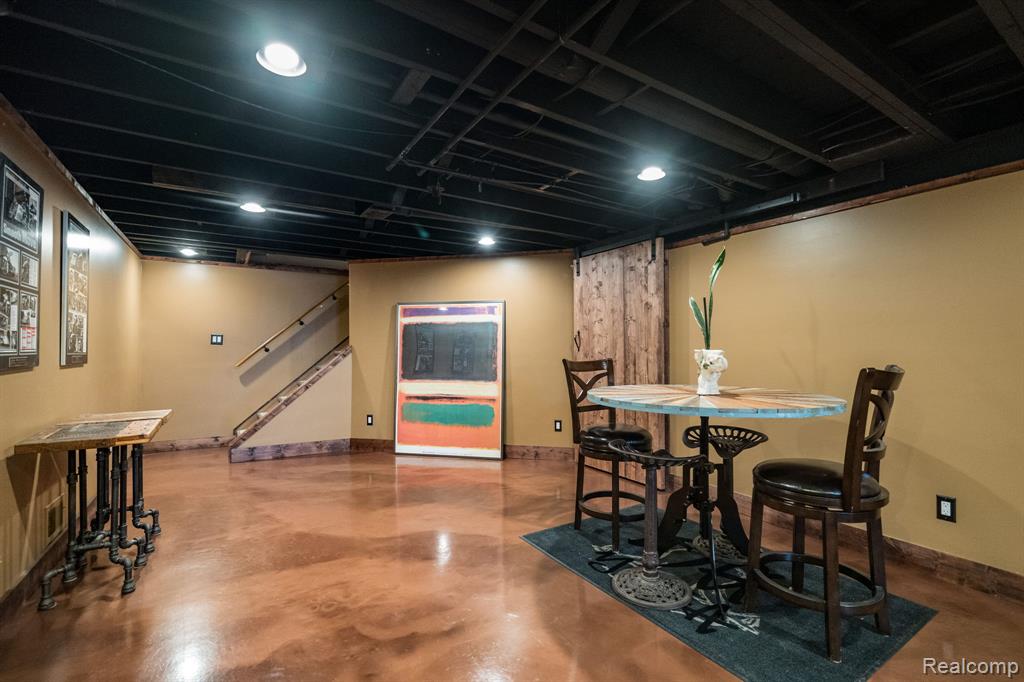 1220 Genesee Drive